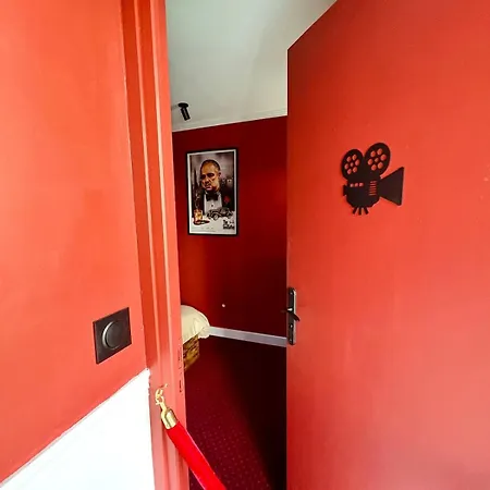 Experience Cinema Exclusive Au Coeur De Apartment Nimes